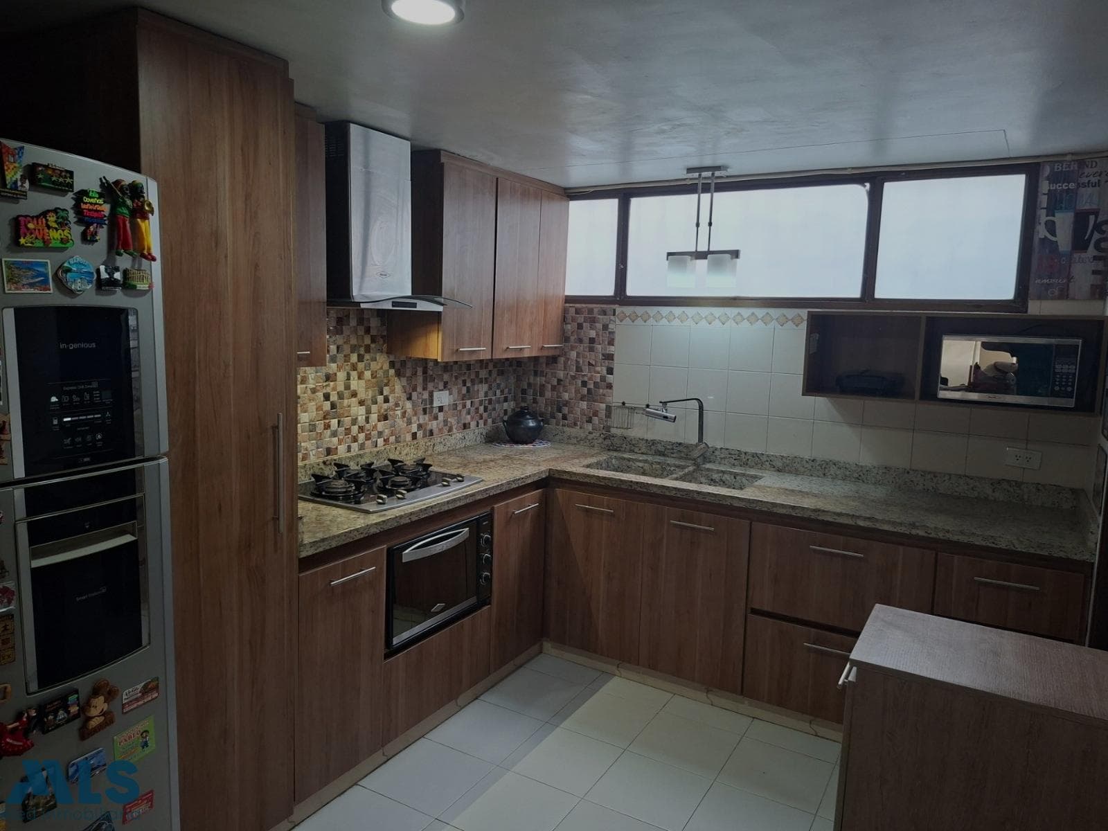 Apartamento en venta en Los Colores, Laureles, Medellín — foto 1 de 19