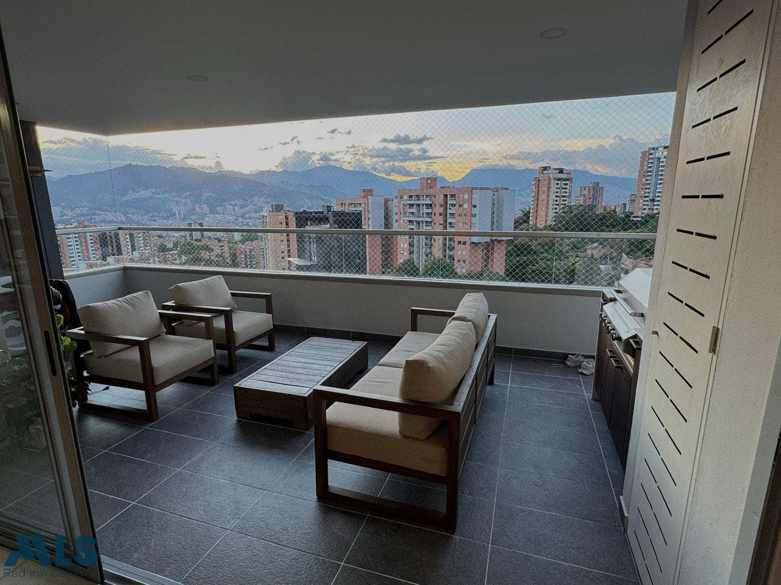 Apartamento en venta en Loma de los Mesa, Aburra Sur, Envigado — foto 1 de 14