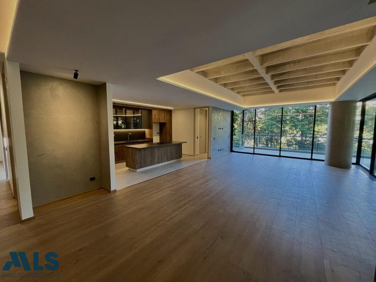 Apartamento en venta en El Campestre, Poblado, Medellín — foto 1 de 15