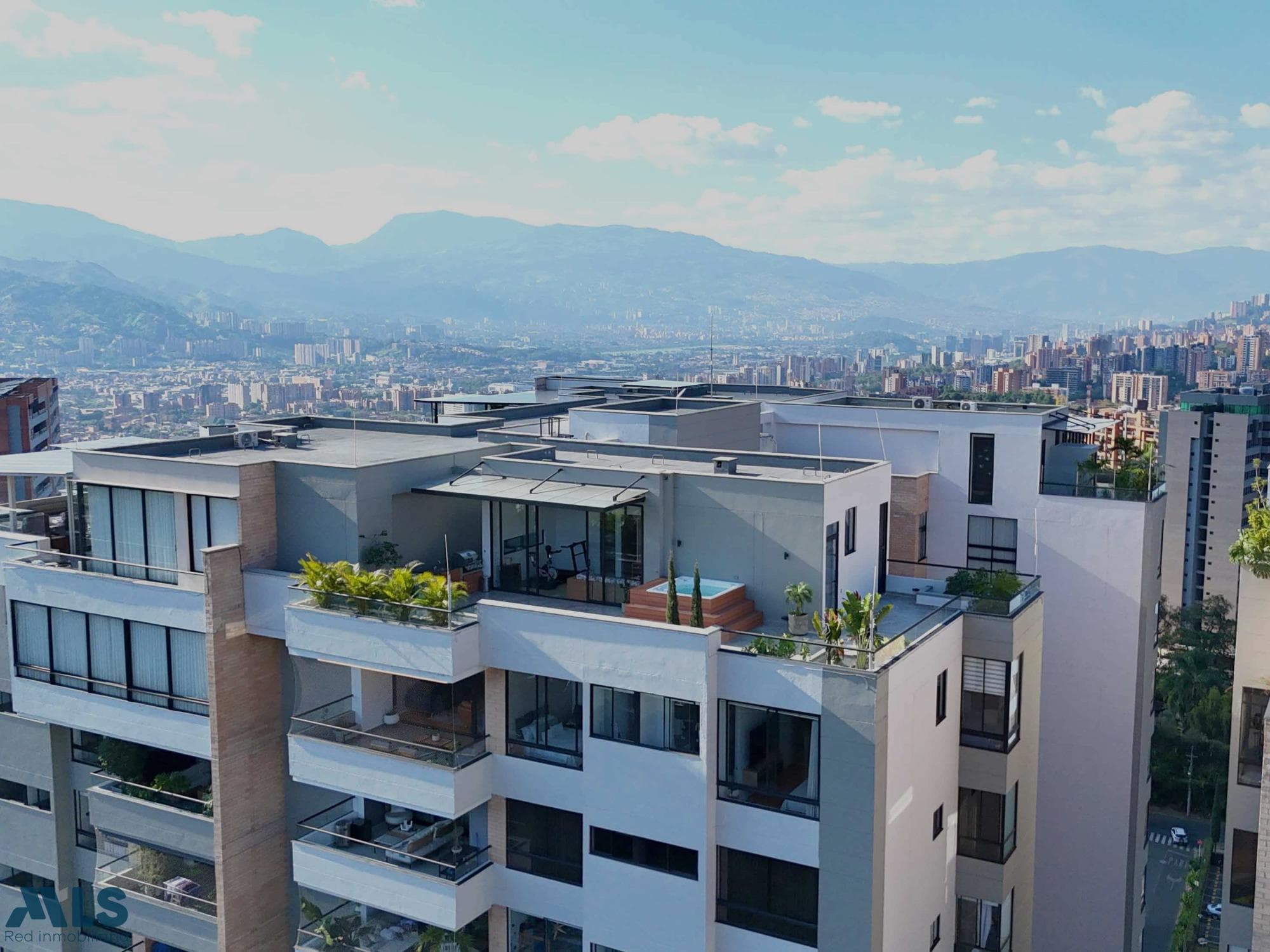 Apartamento en venta en Loma de las Brujas, Aburra Sur, Envigado — foto 1 de 47
