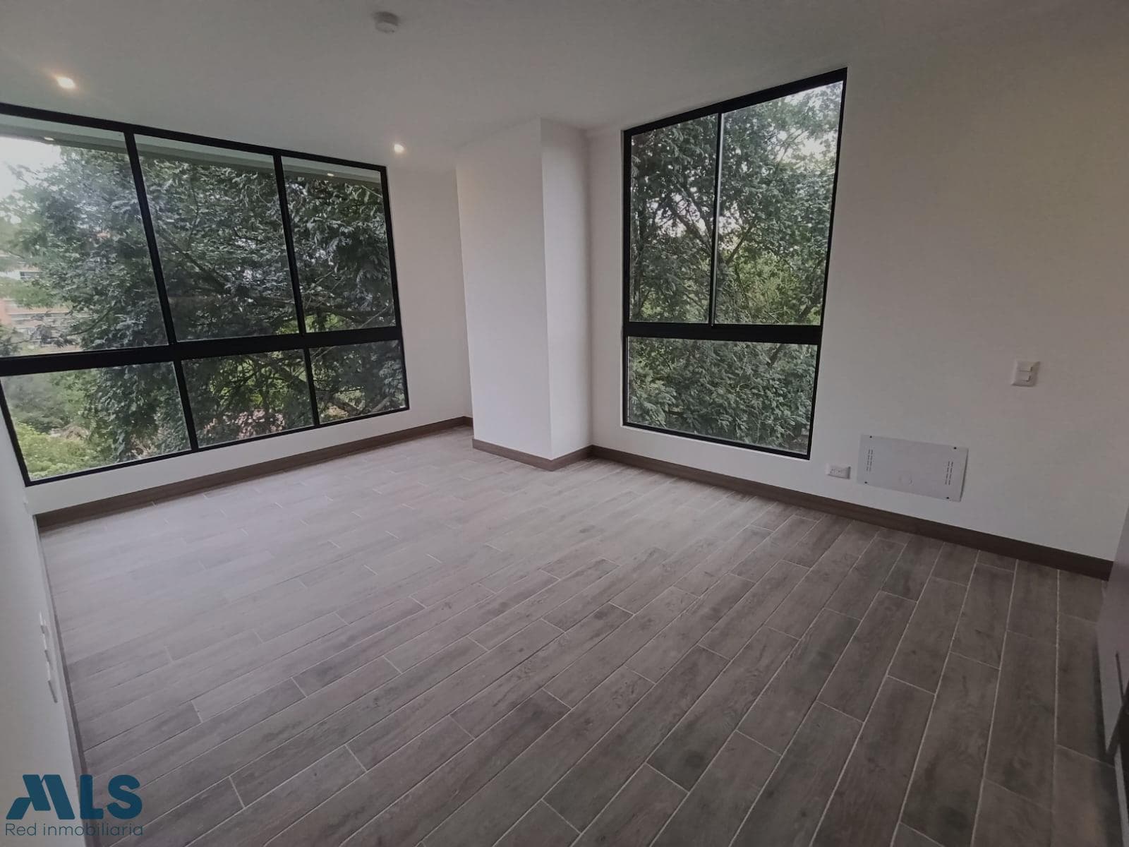 Apartamento en venta en San Lucas, Poblado, Medellín — foto 1 de 13