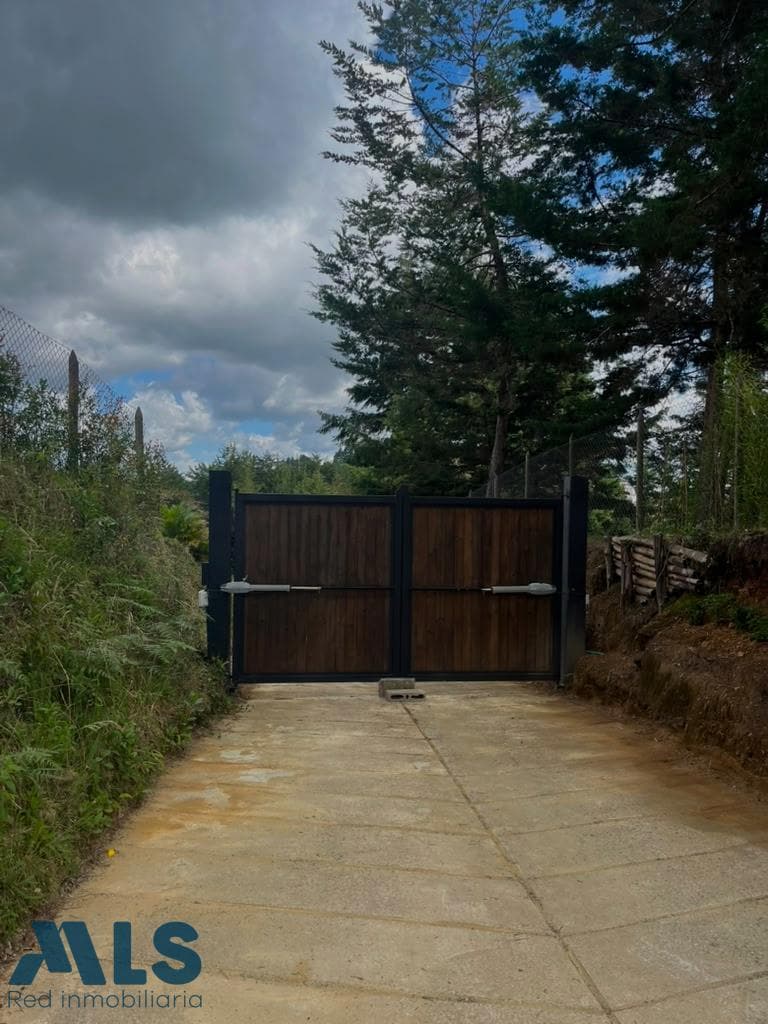 Casa en venta en Aeropuerto, Oriente Antioqueño, Rionegro — foto 1 de 24
