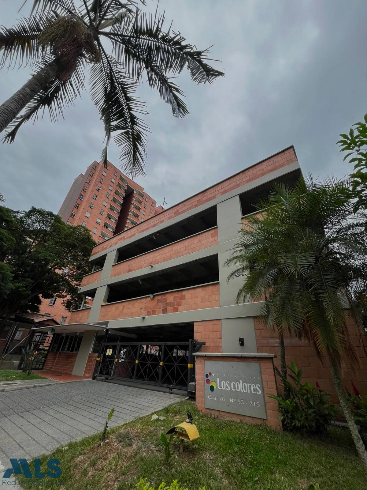 Apartamento en venta en Los Colores, Laureles, Medellín — foto 1 de 18