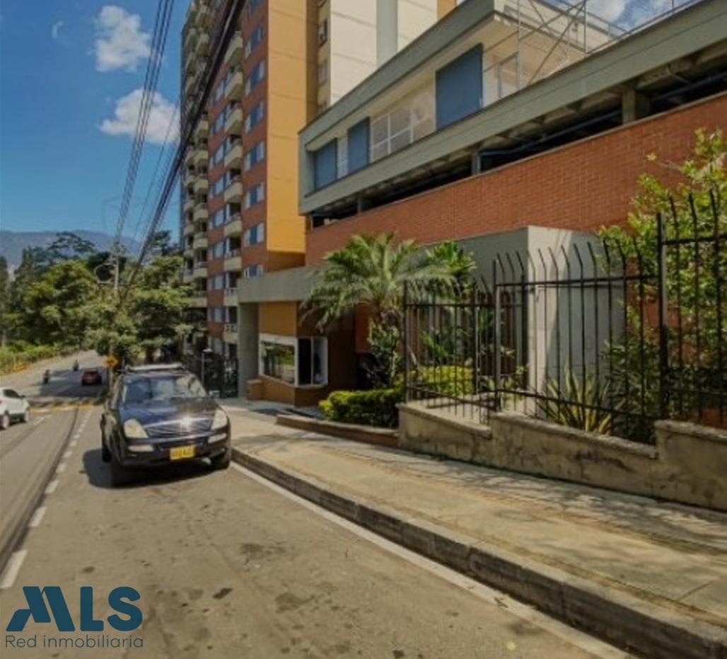 Apartamento en venta en Belén Rodeo Alto, Belén Guayabal, Medellín — foto 1 de 10