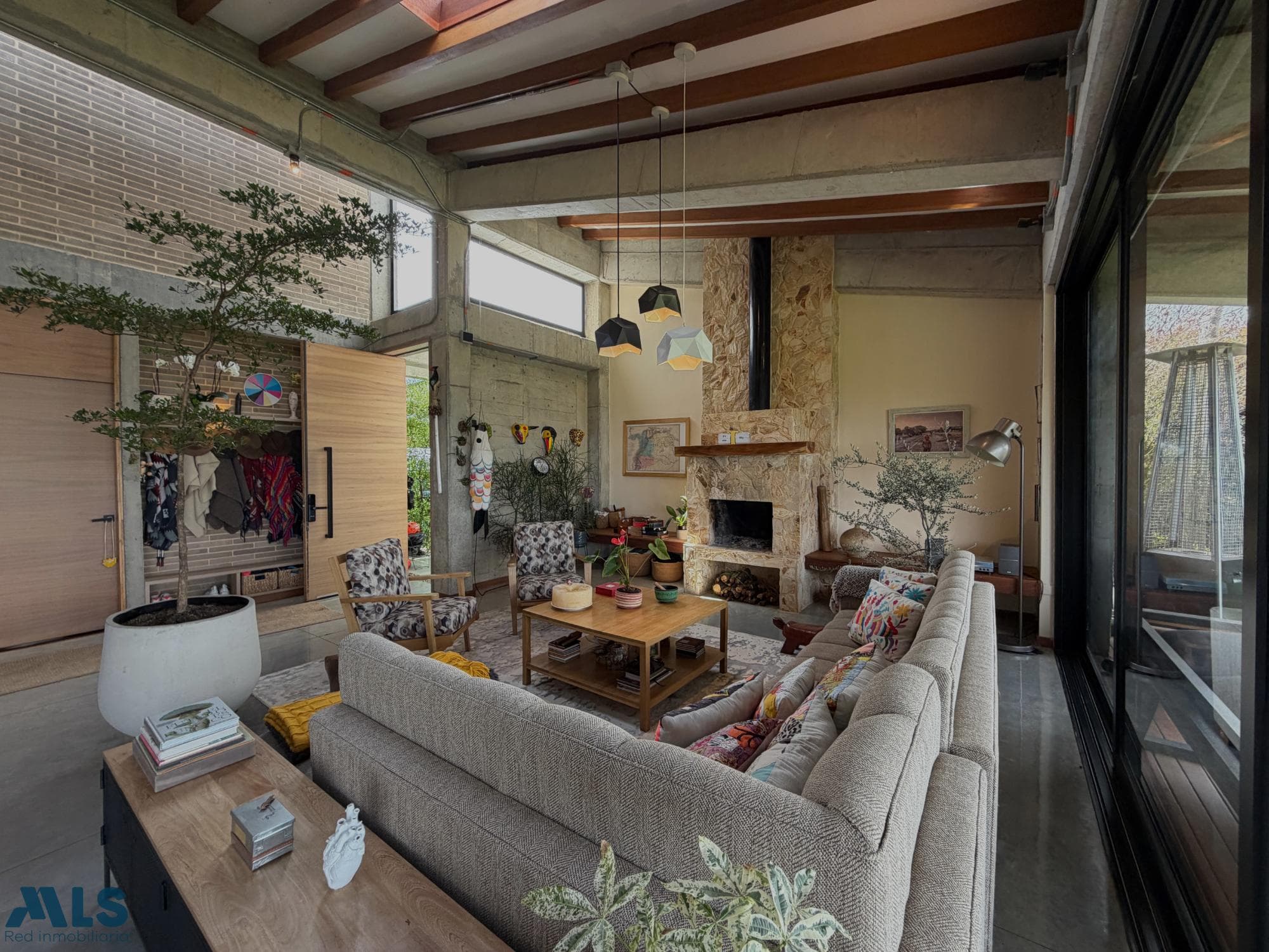 Casa en venta en Urbano, Oriente Antioqueño, El Retiro — foto 1 de 33