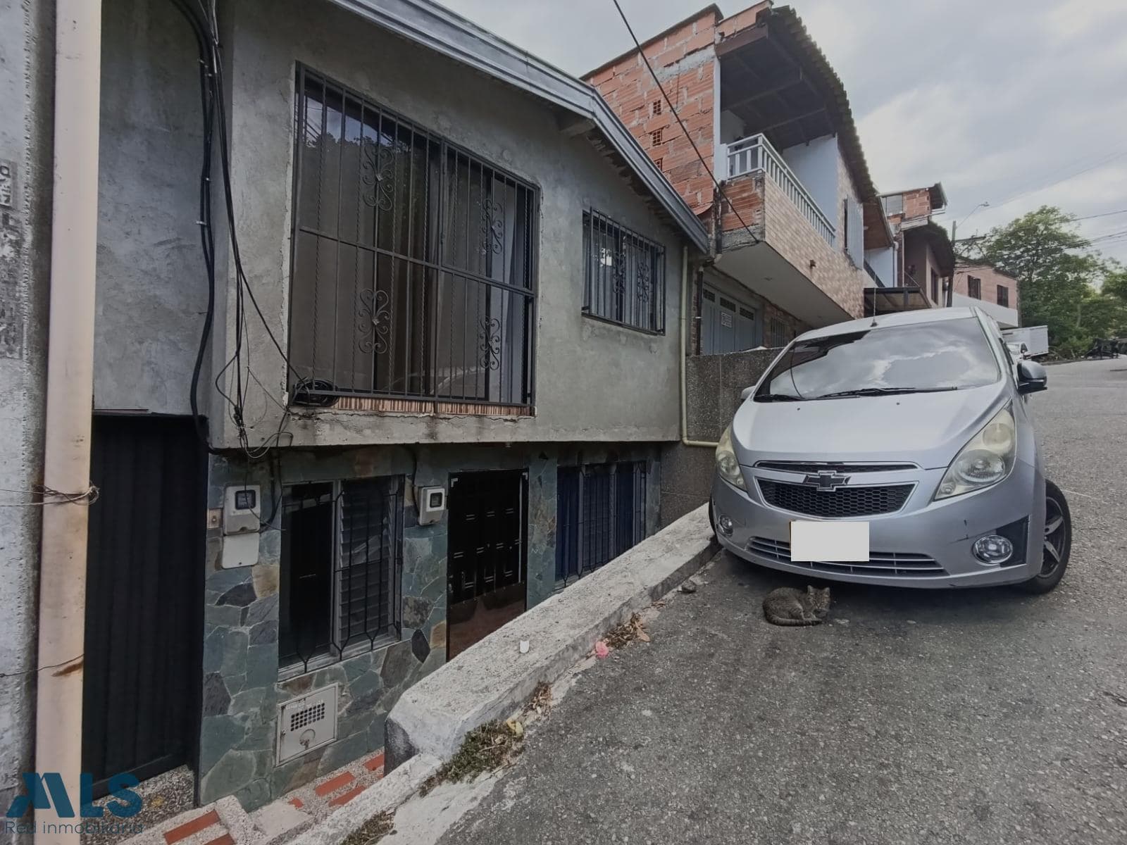 Casa en venta en La Floresta, Occidente, Medellín — foto 1 de 14