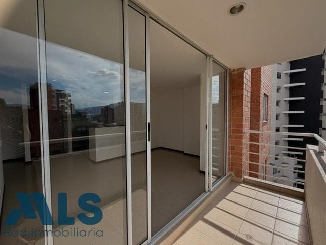 Apartamento en venta en Lalinde, Poblado, Medellín — foto 1 de 14