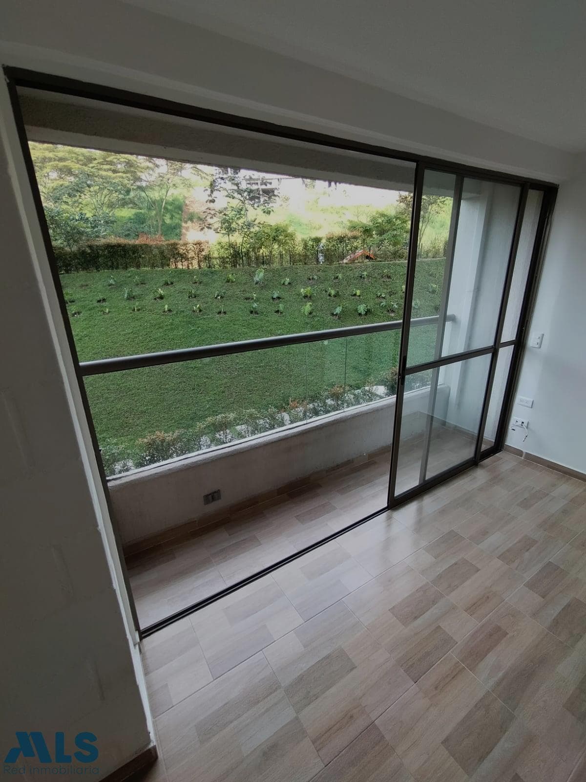 Apartamento en venta en Loma de los Bernal, Belén Guayabal, Medellín — foto 1 de 20