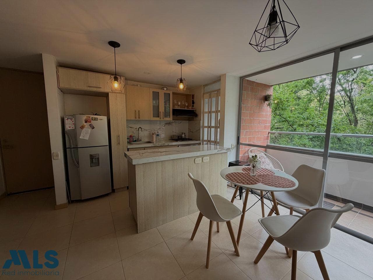 Apartamento en venta en Loma del Indio, Poblado, Medellín — foto 1 de 11