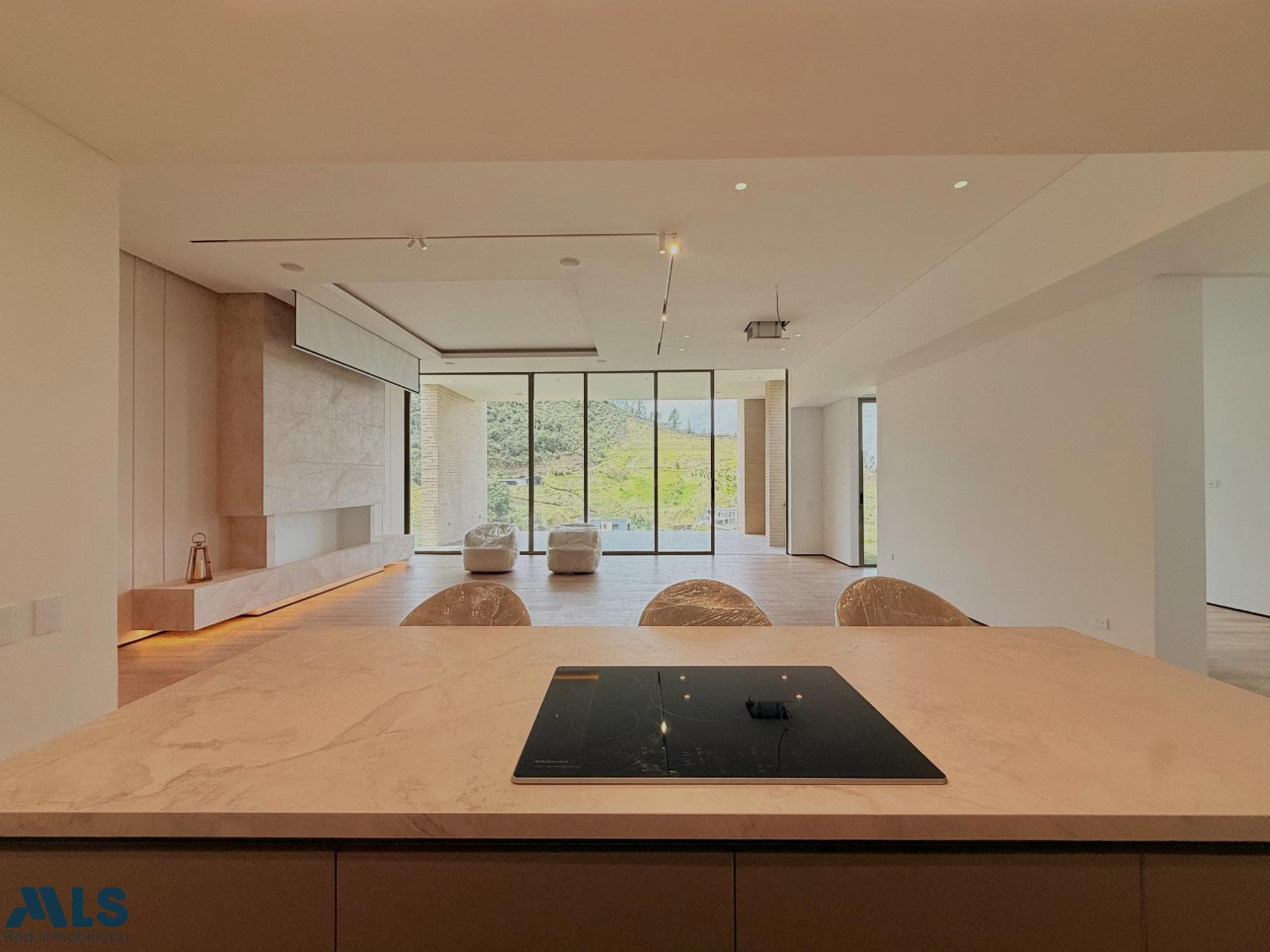 Casa en venta en V. Lejos del Nido, Oriente Antioqueño, El Retiro — foto 1 de 16