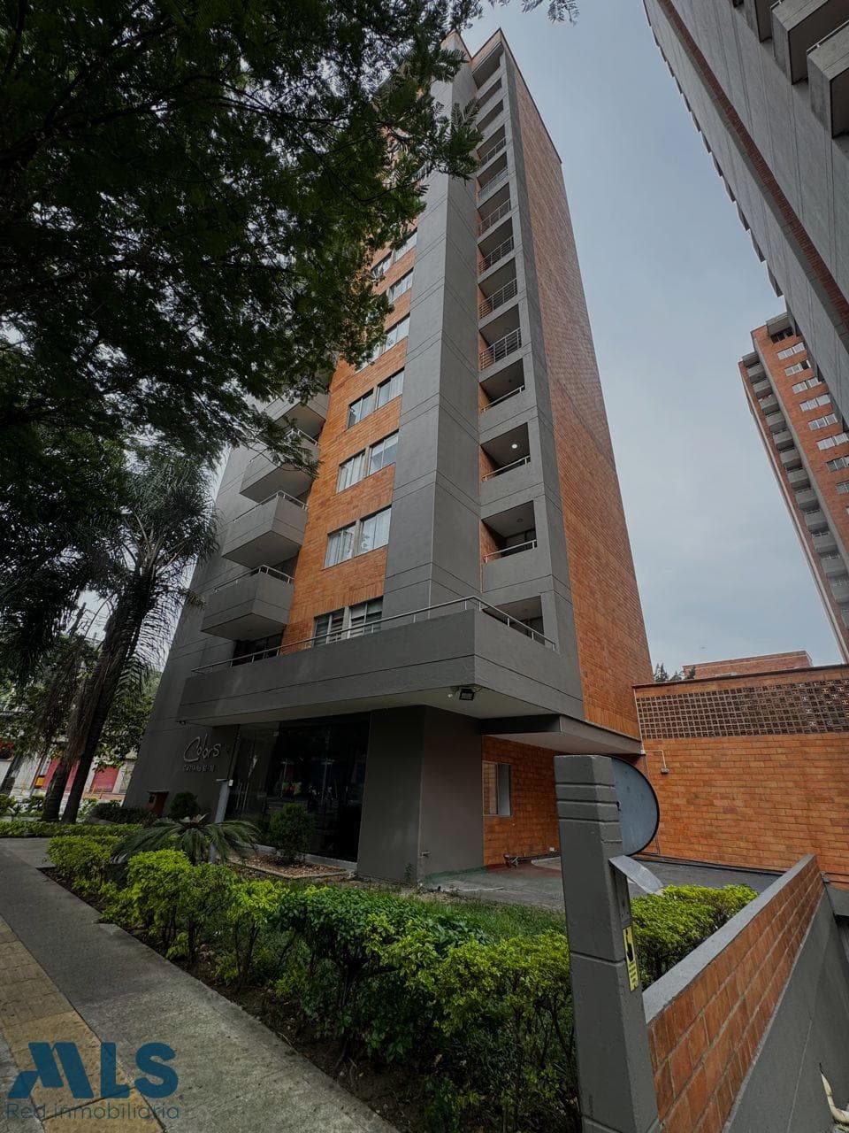 Apartamento en venta en Los Colores, Laureles, Medellín — foto 1 de 27