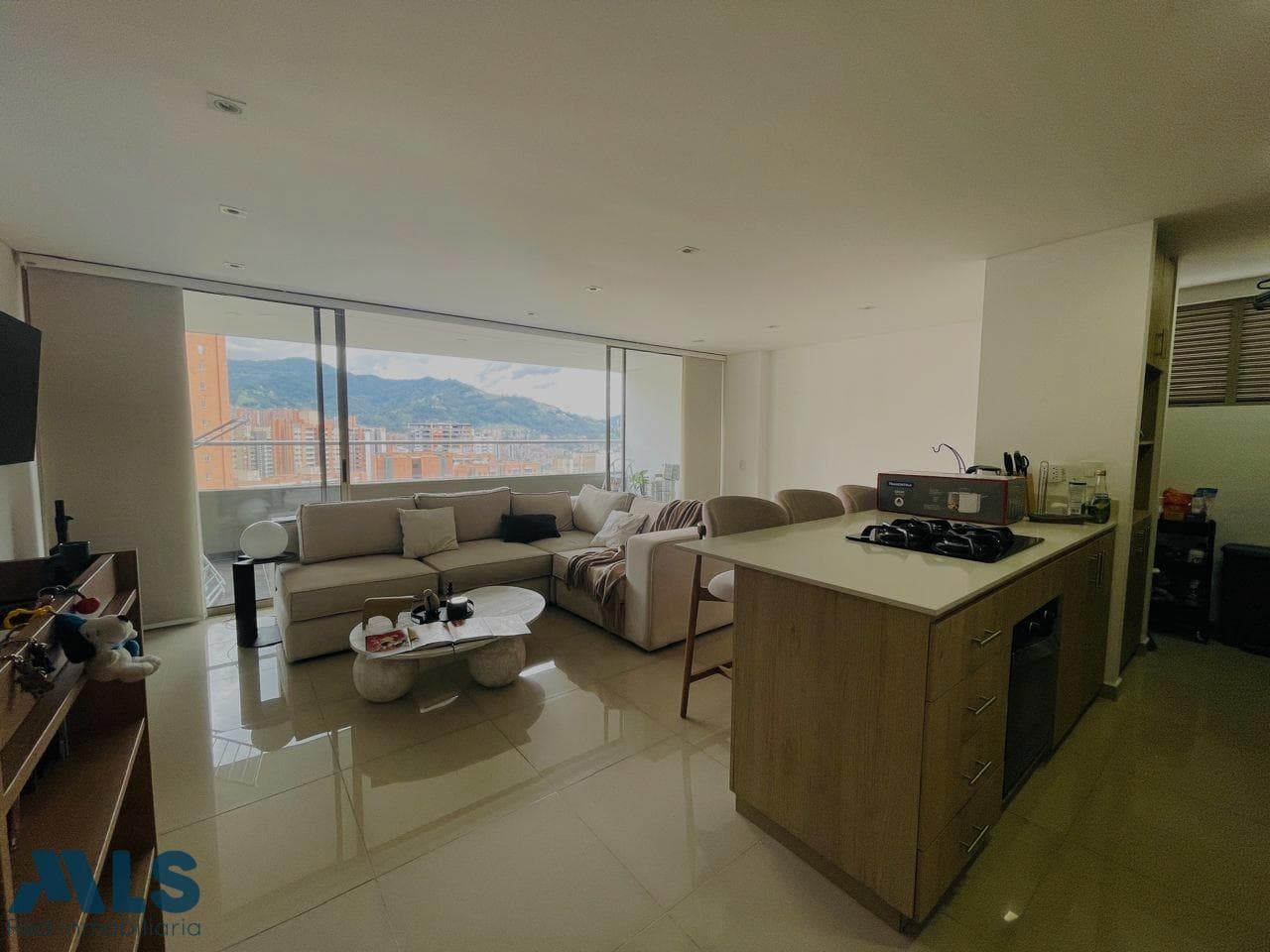 Apartamento en venta en El Esmeraldal, Aburra Sur, Envigado — foto 1 de 15