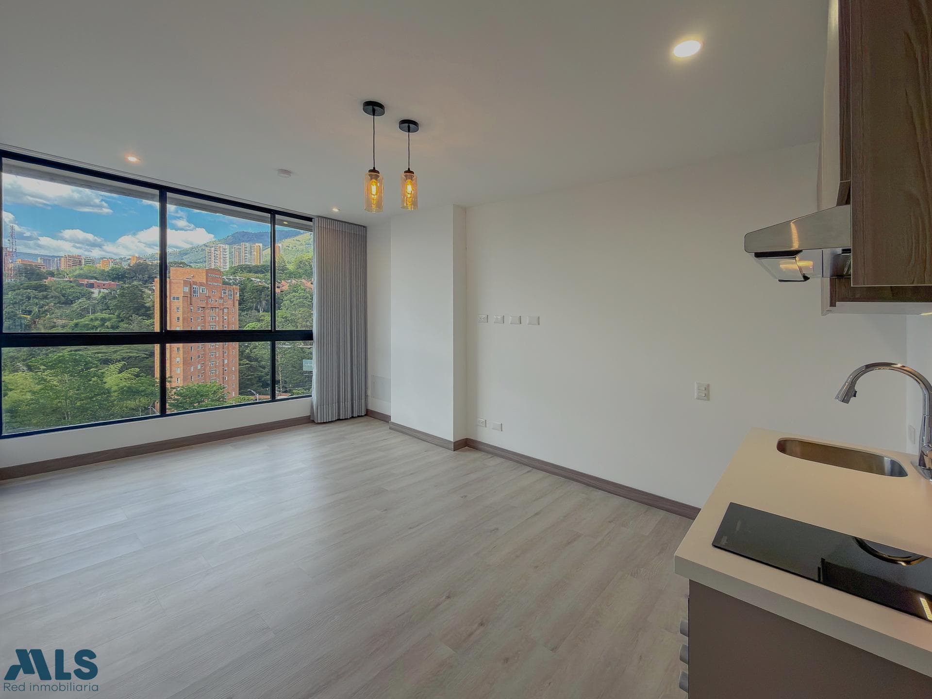 Apartamento en venta en San Lucas, Poblado, Medellín — foto 1 de 32