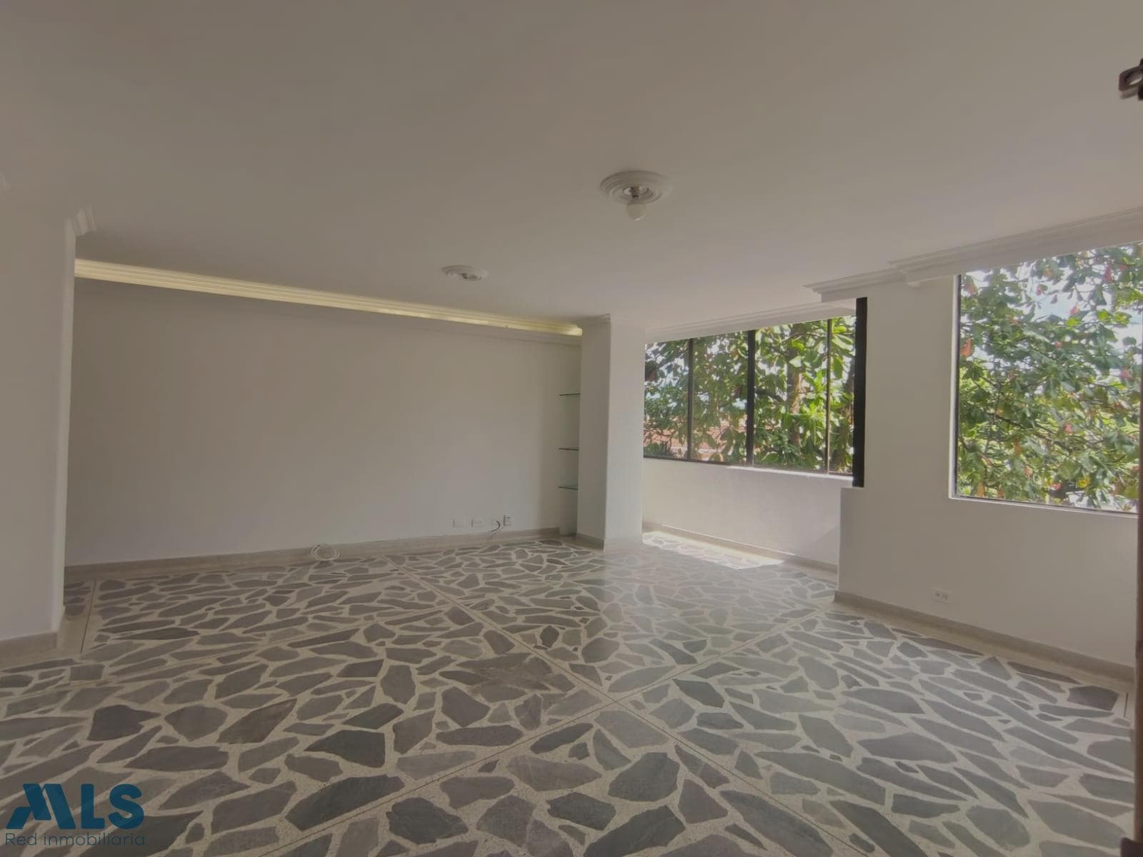 Apartamento en venta en Almería, Laureles, Medellín — foto 1 de 16