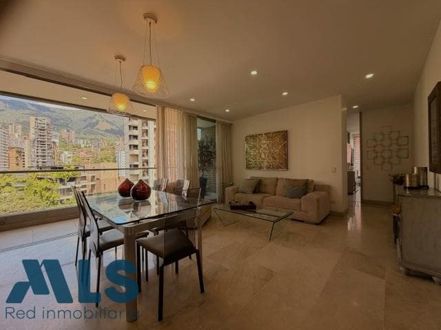 Apartamento en venta en Lalinde, Poblado, Medellín — foto 1 de 15