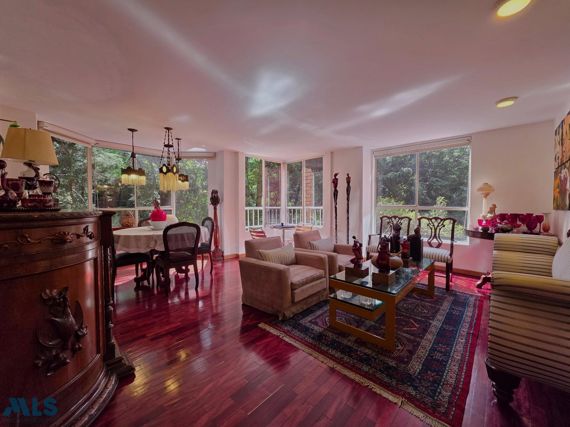 Apartamento en venta en San Lucas, Poblado, Medellín — foto 1 de 10