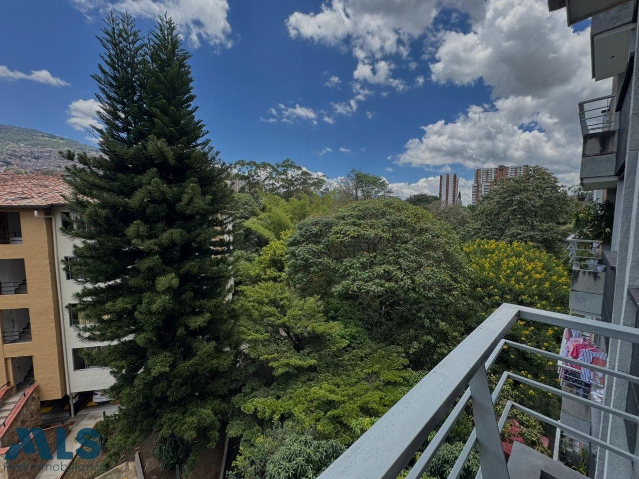 Apartamento en venta en La Pilarica, Occidente, Medellín — foto 1 de 41