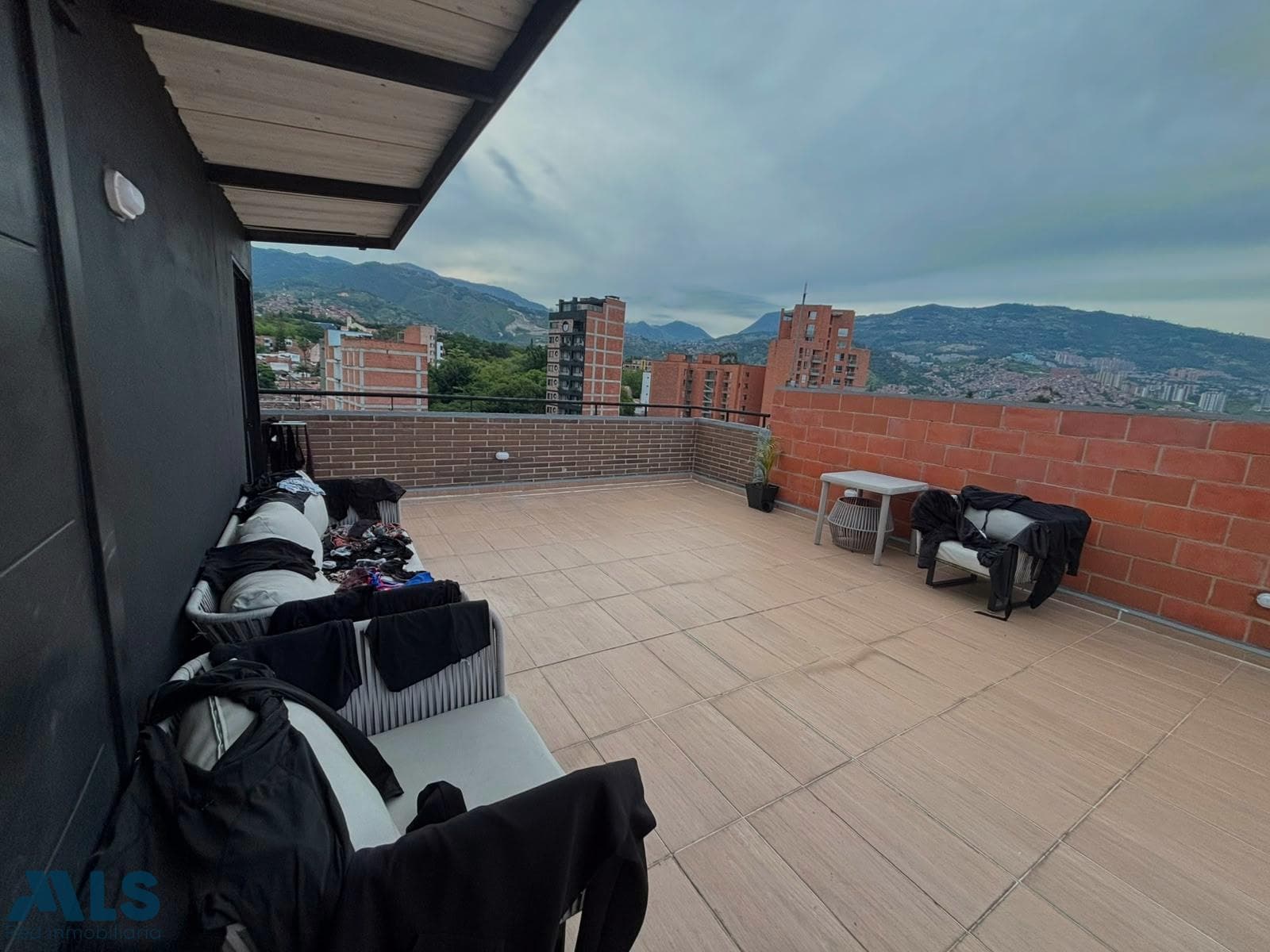Apartamento en venta en Santa Monica, Laureles, Medellín — foto 1 de 32