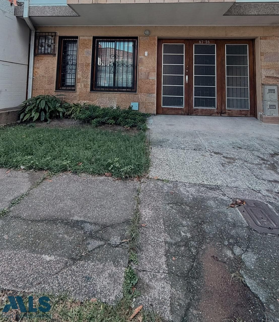Casa en venta en Suramericana, Laureles, Medellín — foto 1 de 29