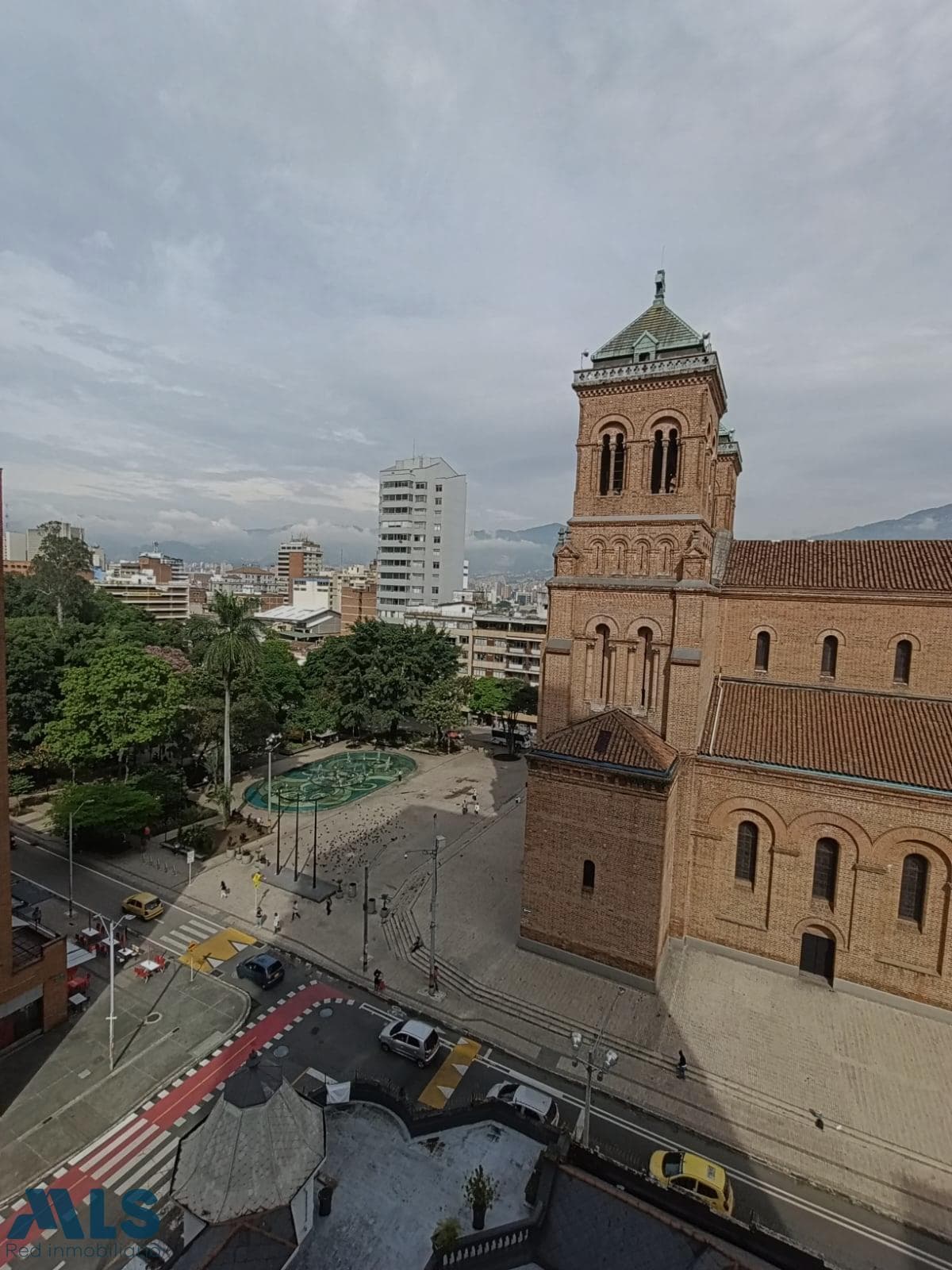 Apartamento en venta en La Candelaria, Centro, Medellín — foto 1 de 18