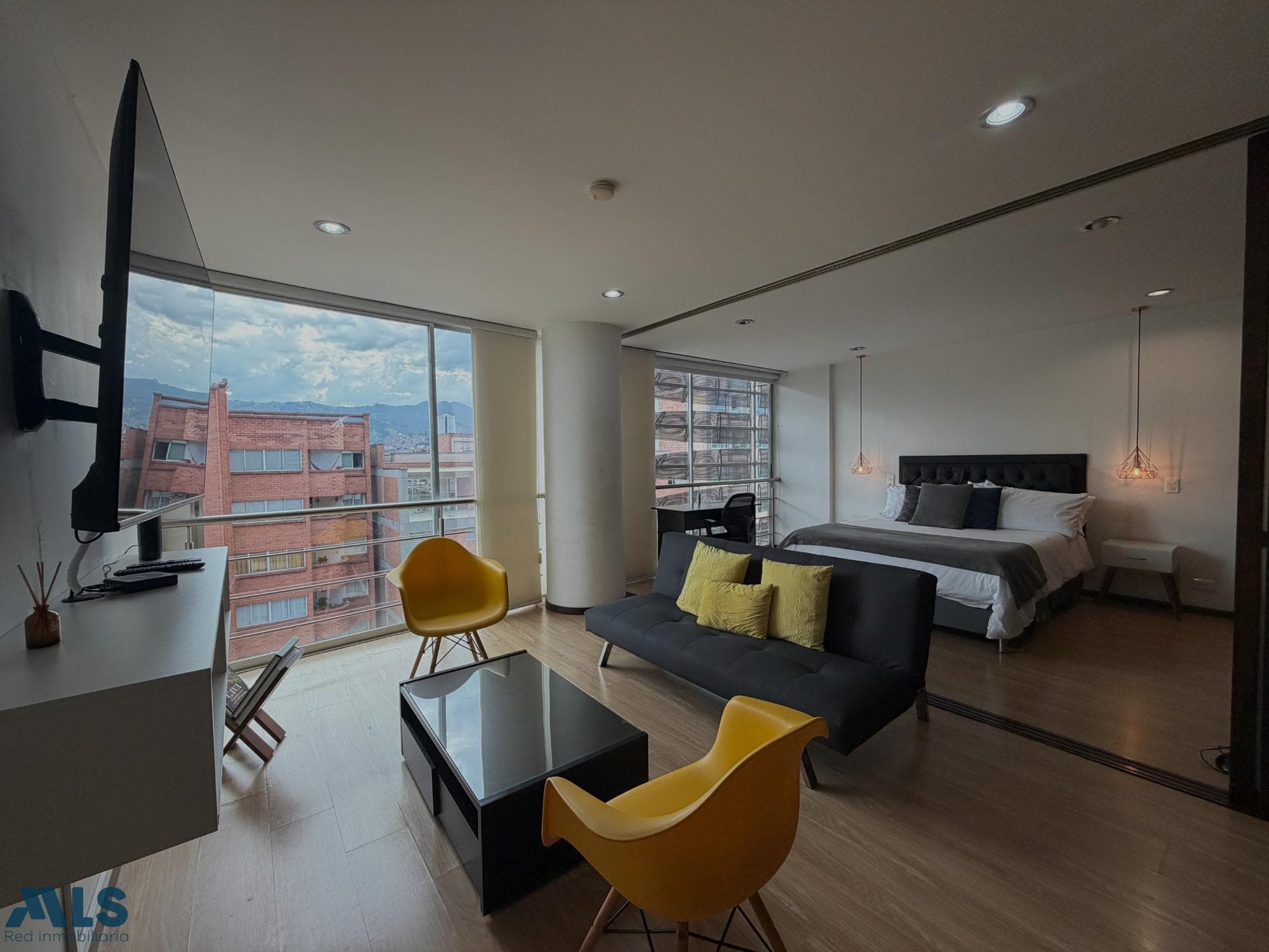 Apartamento en venta en Laureles, Medellín — foto 1 de 28