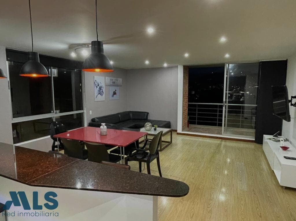 Apartamento en venta en Lalinde, Poblado, Medellín — foto 1 de 22