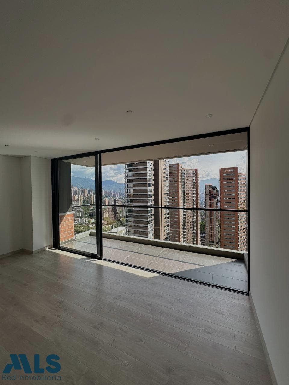 Apartamento en venta en Altos del Poblado, Medellín — foto 1 de 21