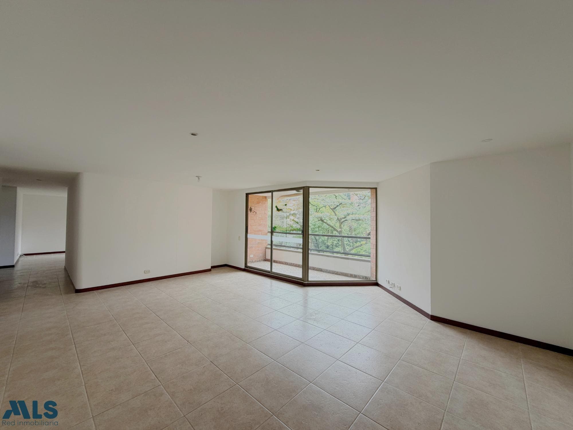 Apartamento en venta en El Tesoro, Poblado, Medellín — foto 1 de 13