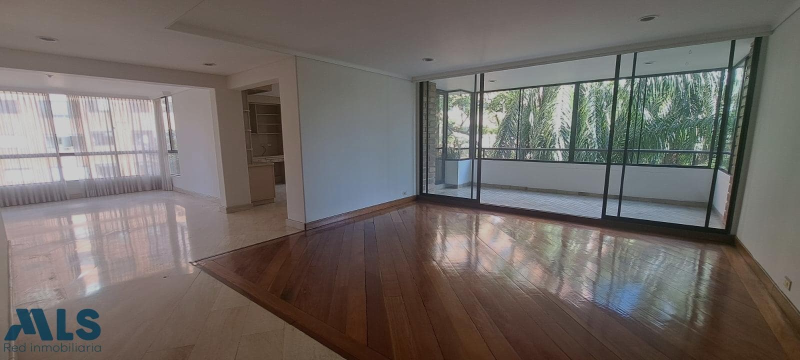 Apartamento en venta en La Tomatera, Poblado, Medellín — foto 1 de 22