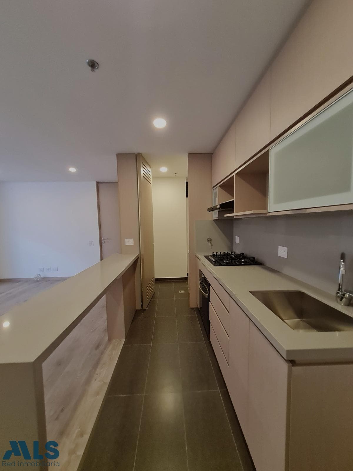 Apartamento en venta en Las Palmas, Poblado, Medellín — foto 1 de 17
