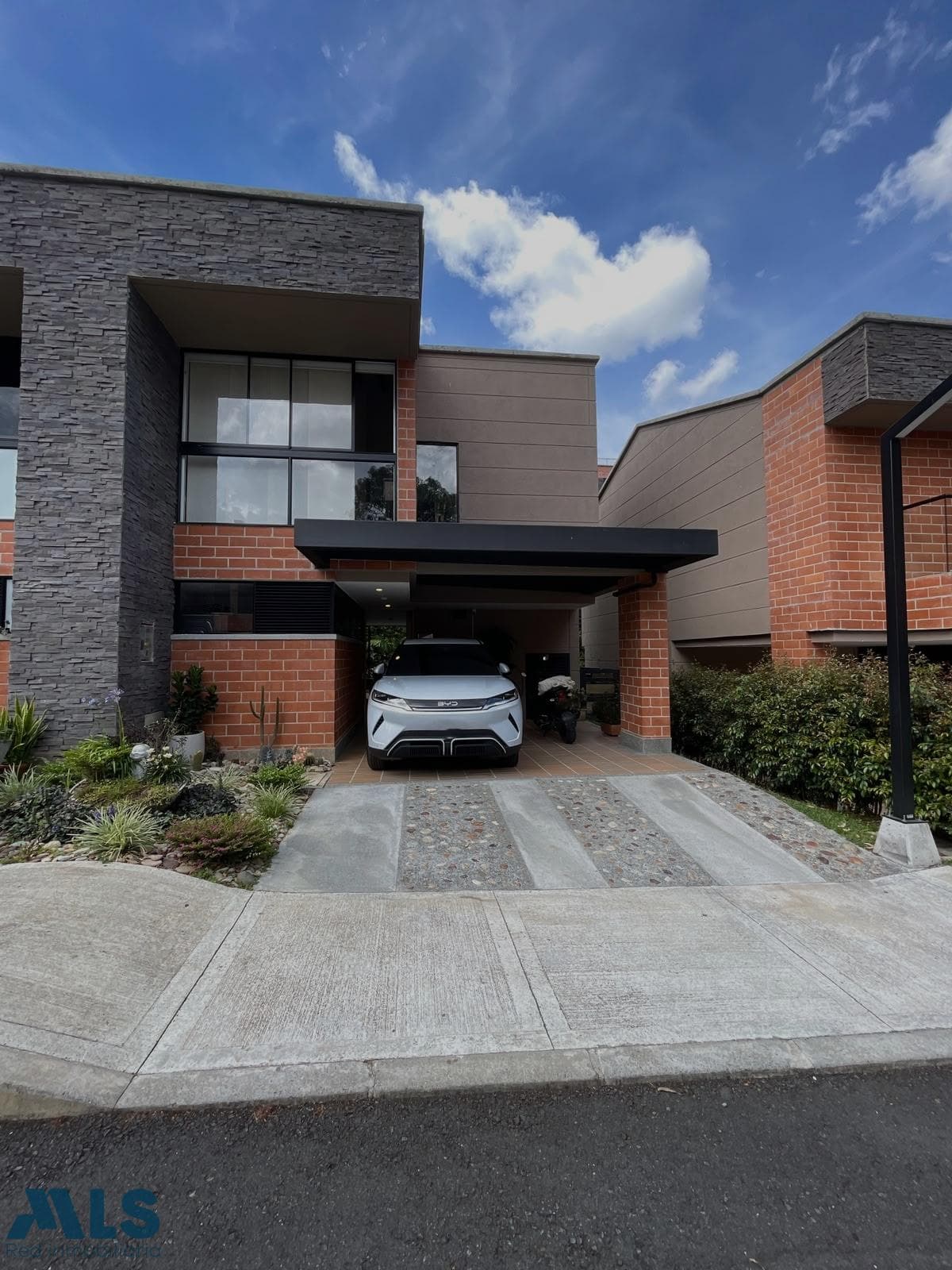 Casa en venta en Martín Pescador, Oriente Antioqueño, El Retiro — foto 1 de 32