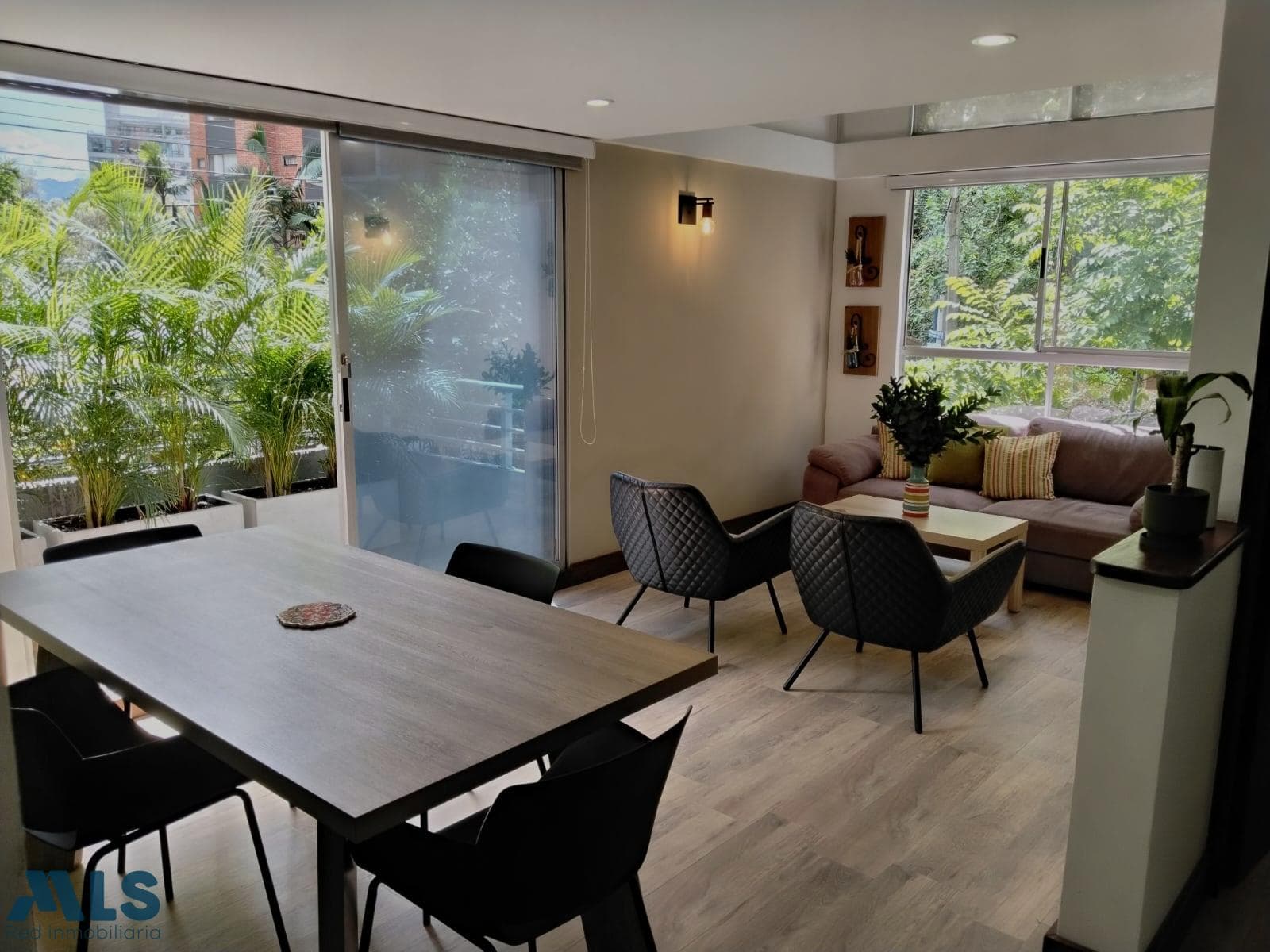Apartamento en venta en Los Balsos Nº 1, Poblado, Medellín — foto 1 de 39