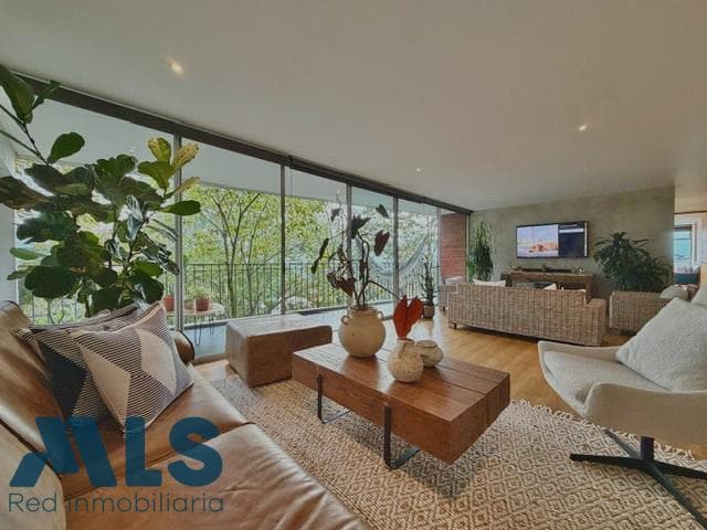 Apartamento en venta en San Lucas, Poblado, Medellín — foto 1 de 18