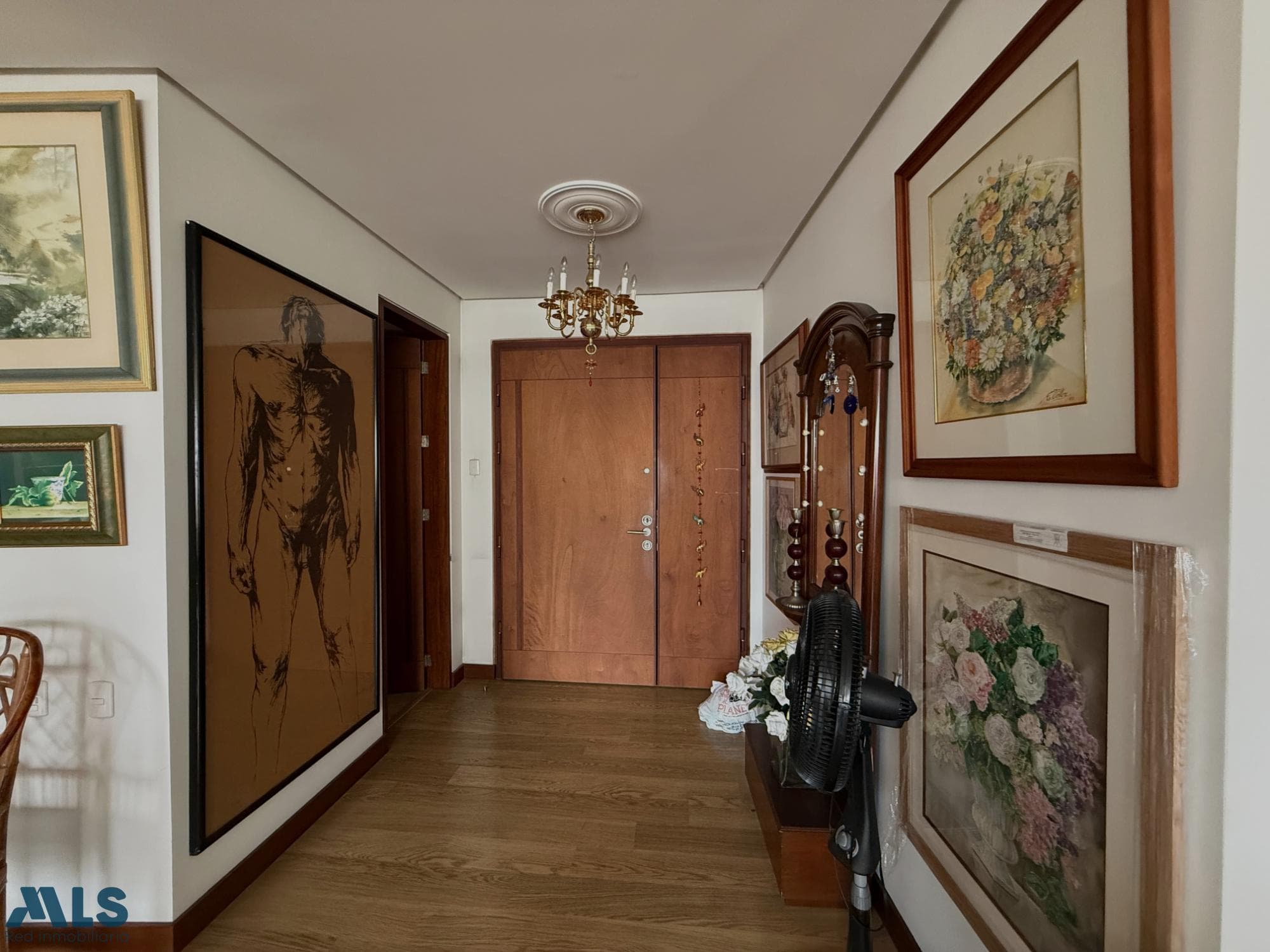 Apartamento en venta en La Tomatera, Poblado, Medellín — foto 1 de 18