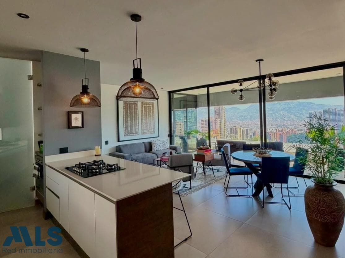 Apartamento en venta en San Lucas, Poblado, Medellín — foto 1 de 17