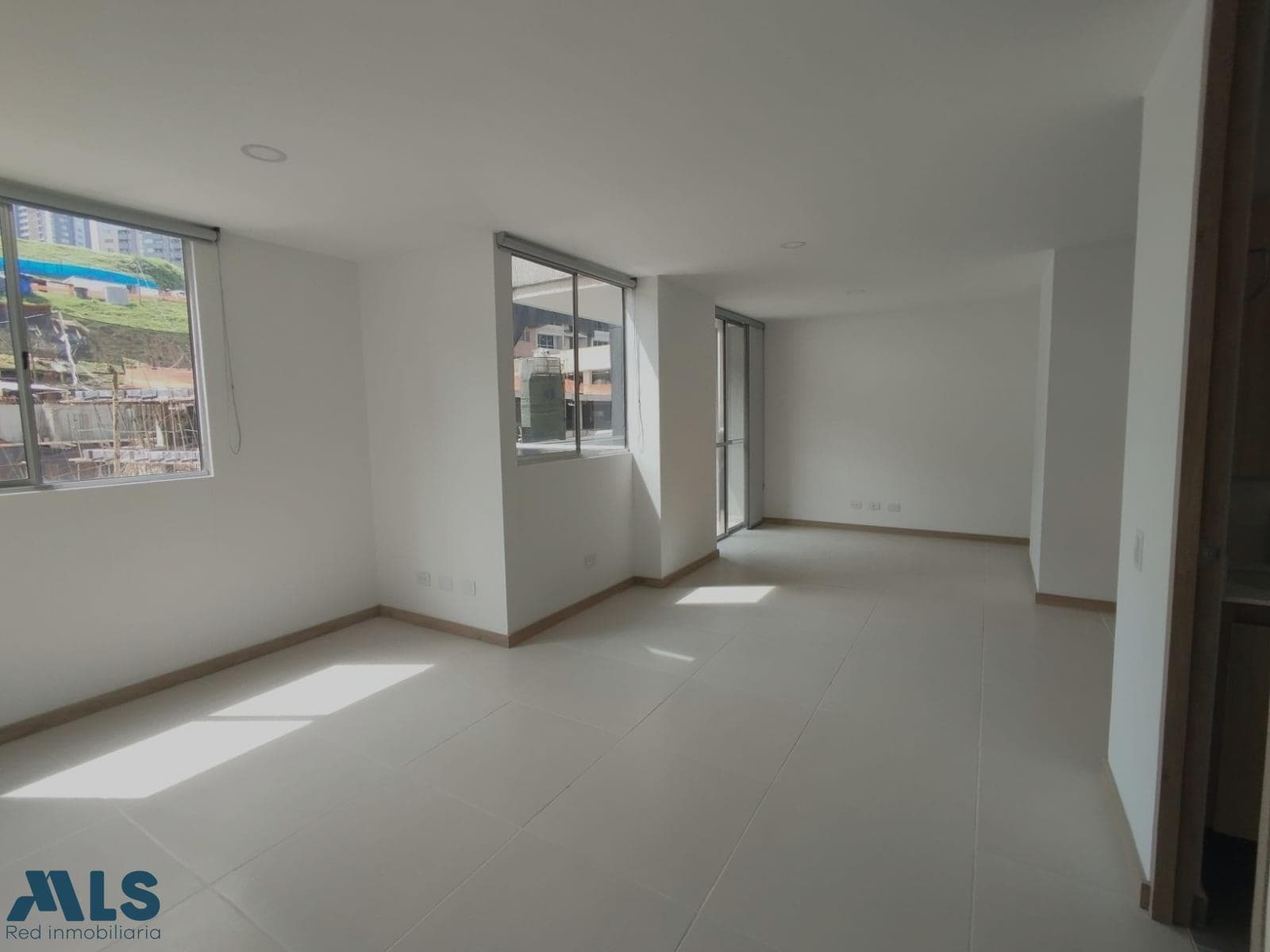 Apartamento en venta en Camino Verde, Aburra Sur, Envigado — foto 1 de 8