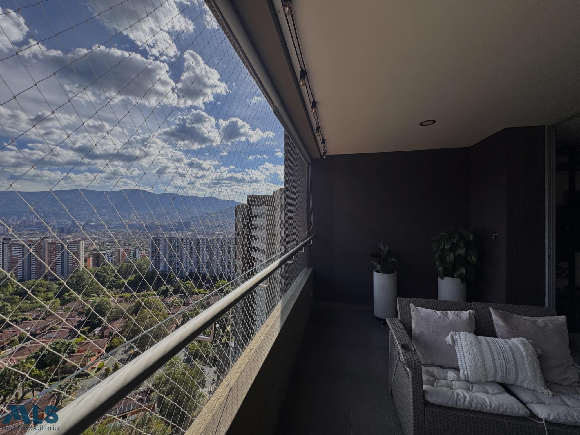 Apartamento en venta en Loma de Benedictinos, Aburra Sur, Envigado — foto 1 de 31