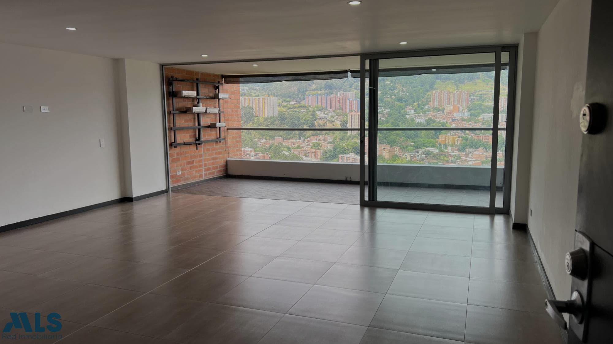 Apartamento en venta en Loma de las Brujas, Aburra Sur, Envigado — foto 1 de 21