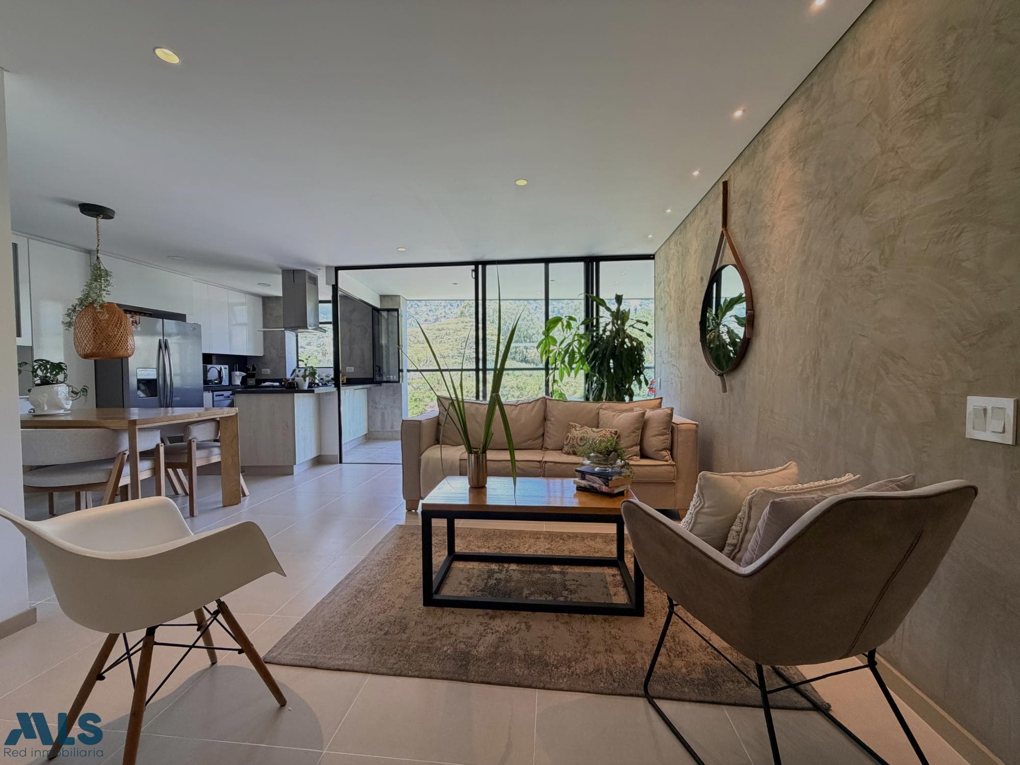 Apartamento en venta en Loma de las Brujas, Aburra Sur, Envigado — foto 1 de 32