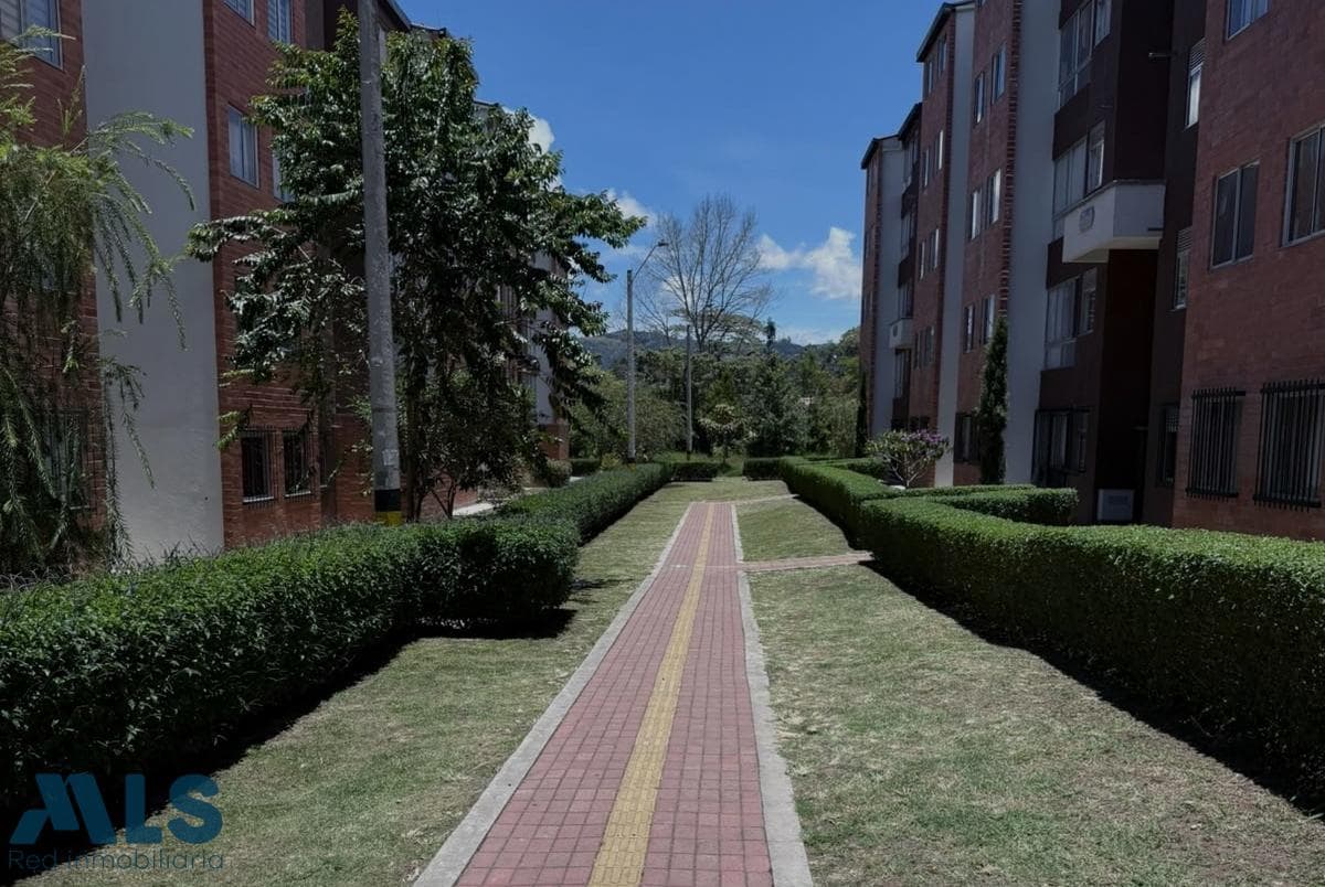 Apartamento en venta en Urbano (La Ceja), Oriente Antioqueño — foto 1 de 8