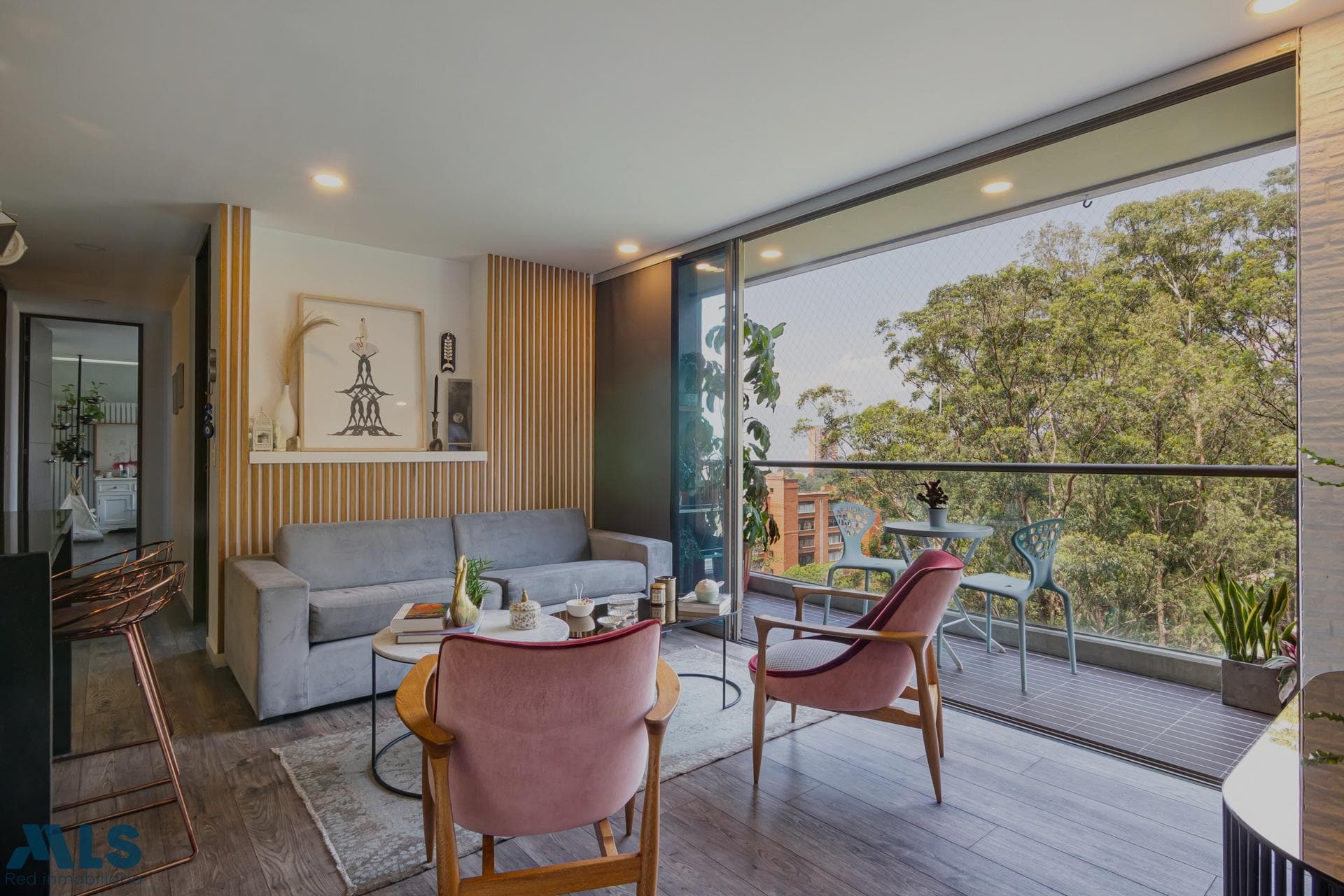 Apartamento en venta en Las Palmas, Poblado, Medellín — foto 1 de 10