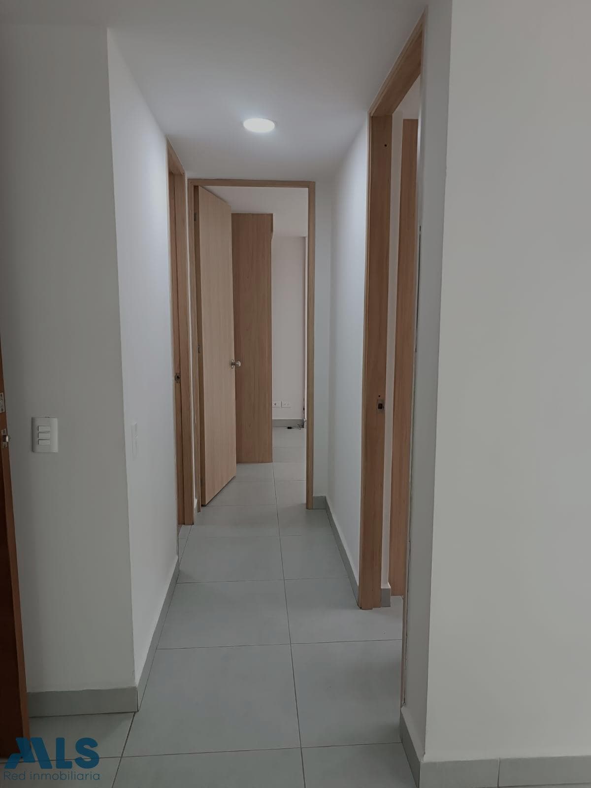Apartamento en venta en Loma del Indio, Poblado, Medellín — foto 1 de 13