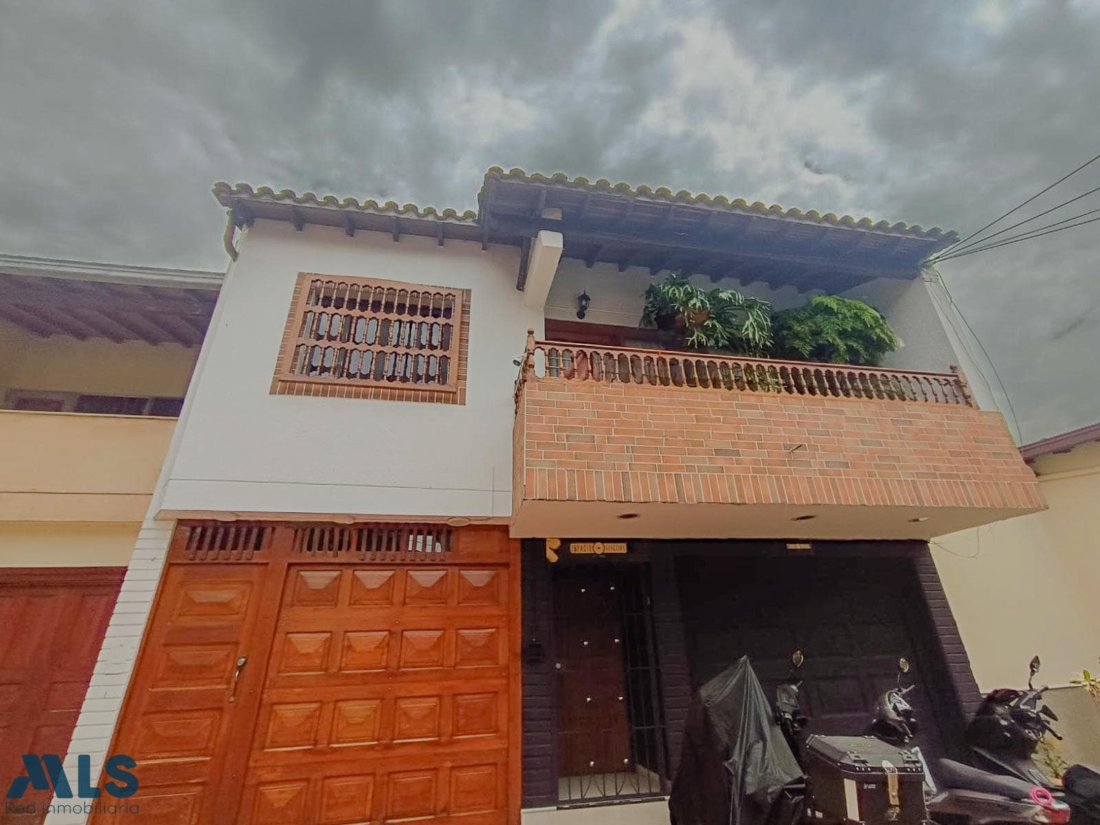 Casa en venta en Simon Bolivar, Laureles, Medellín — foto 1 de 21