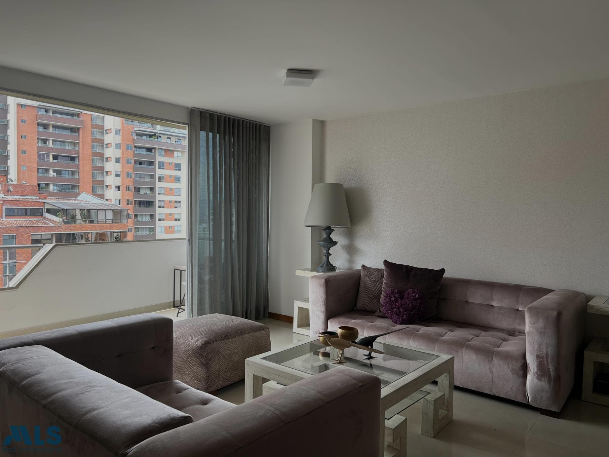 Apartamento en venta en Castropol, Poblado, Medellín — foto 1 de 20