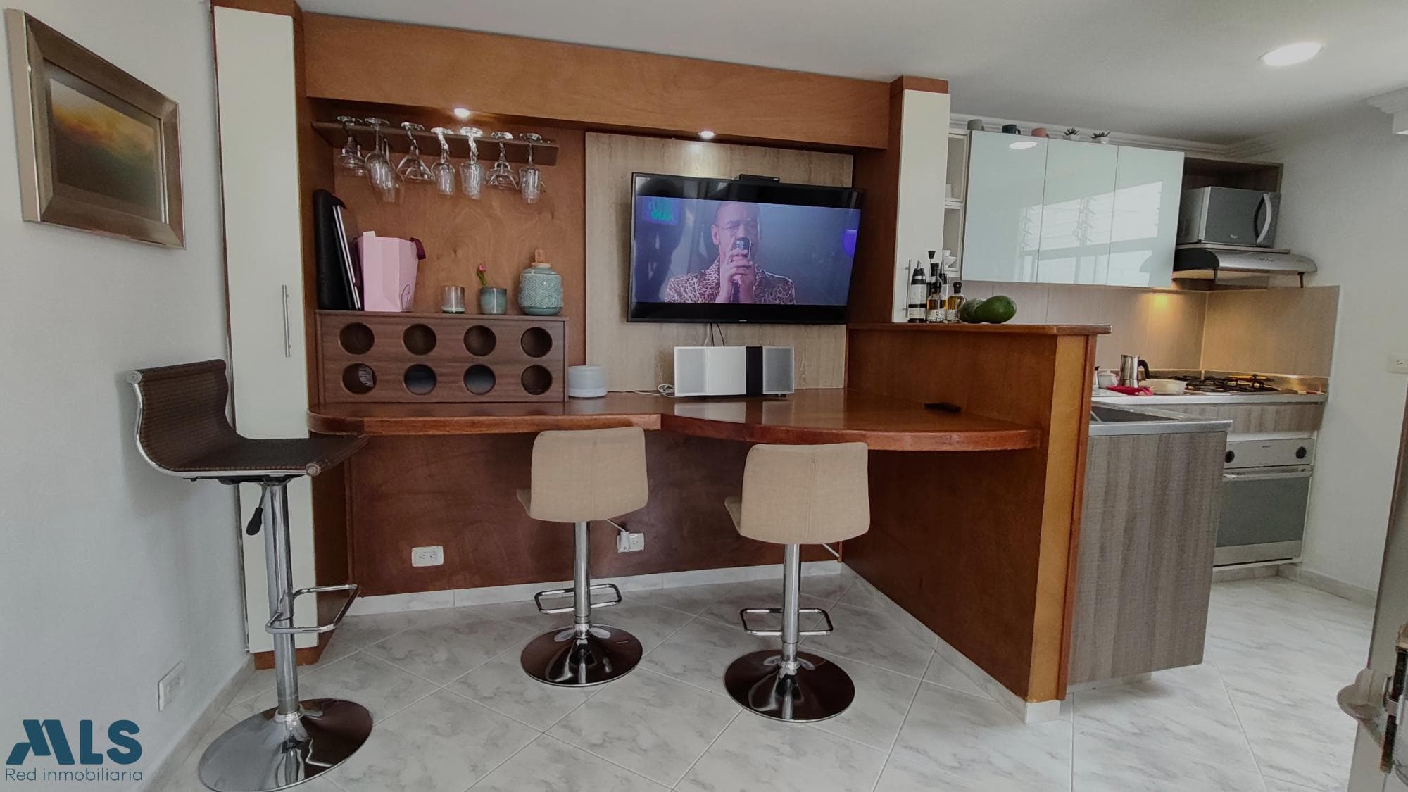 Apartamento en venta en Loma del Indio, Poblado, Medellín — foto 1 de 12