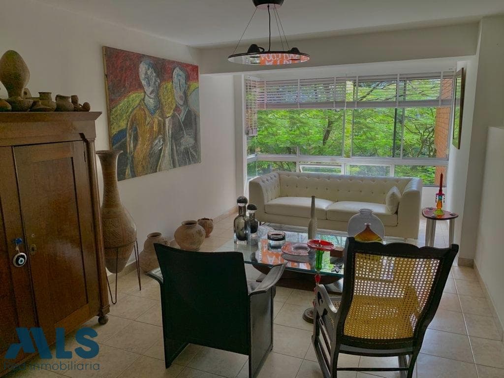 Apartamento en venta en La Frontera, Poblado, Medellín — foto 1 de 13