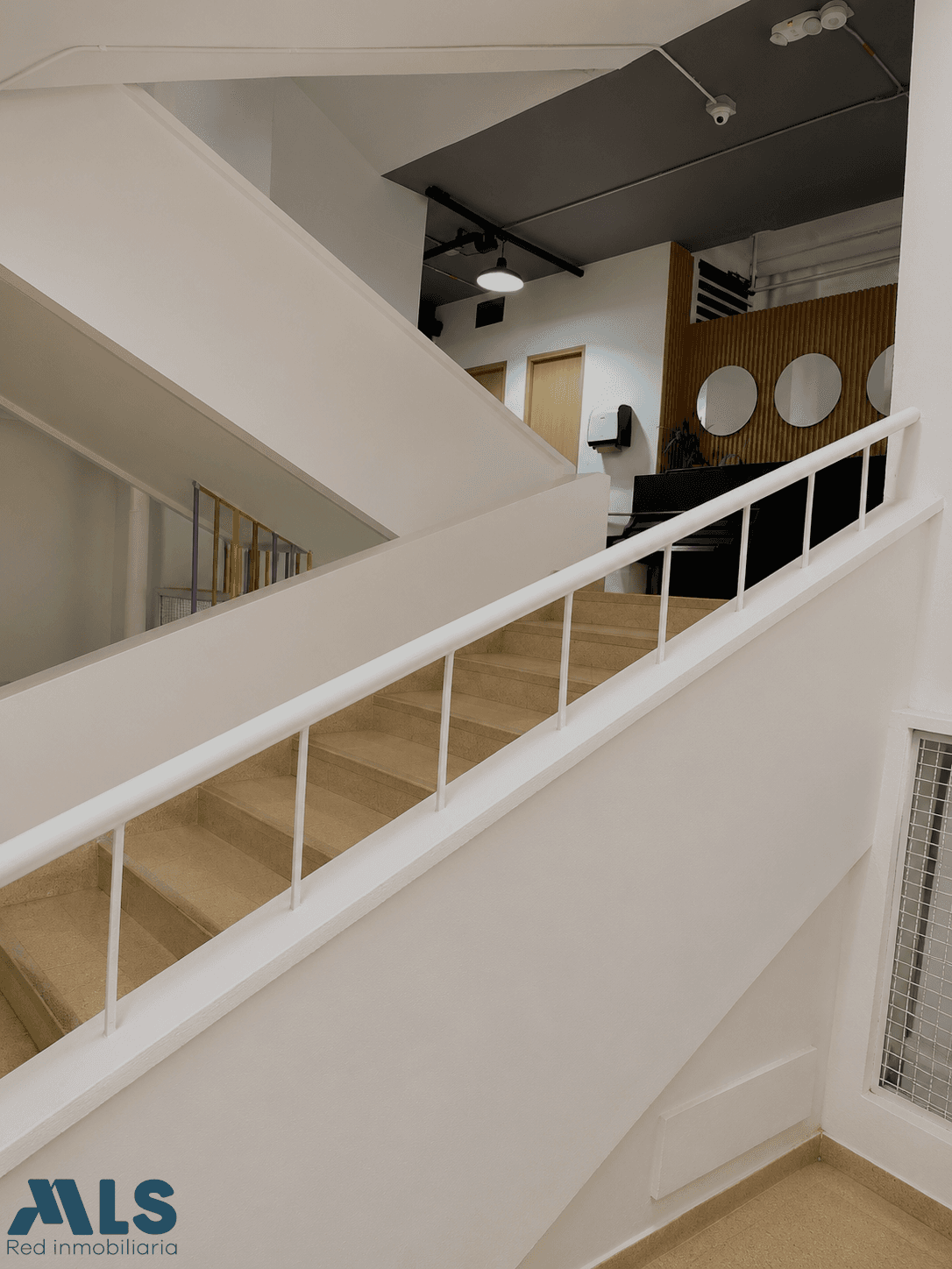 Edificio en venta en Almería, Occidente, Medellín — foto 1 de 58