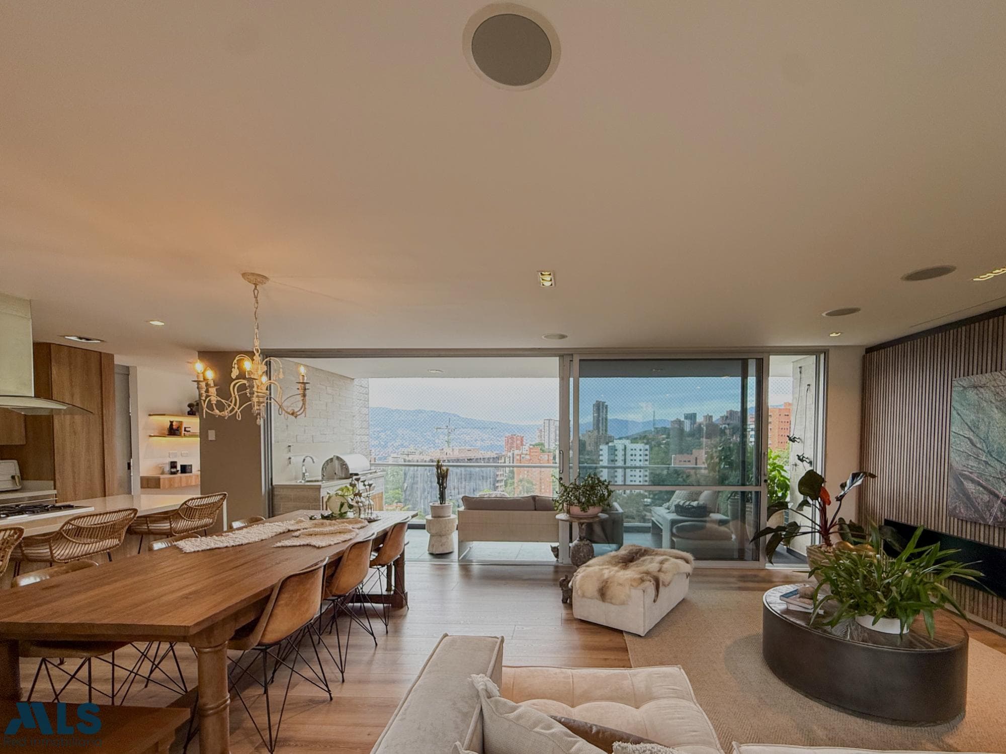 Apartamento en venta en San Lucas, Poblado, Medellín — foto 1 de 22