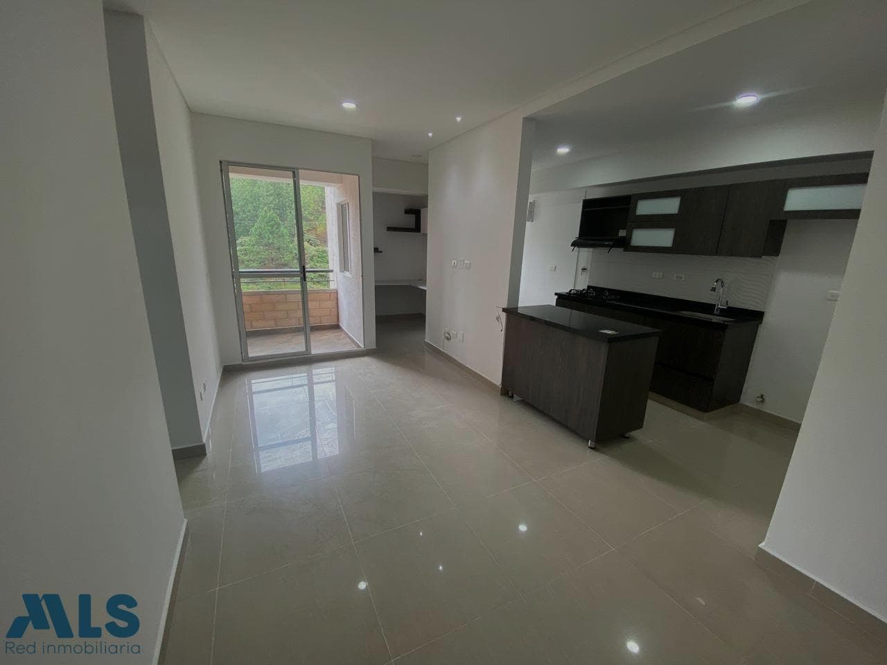 Apartamento en venta en La Navarra, Norte, Bello — foto 1 de 14