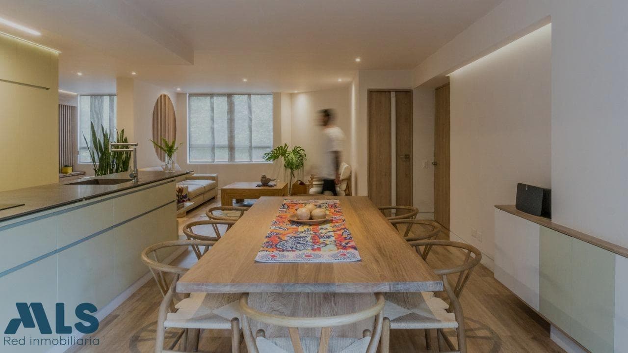 Apartamento en venta en El Tesoro, Poblado, Medellín — foto 1 de 13